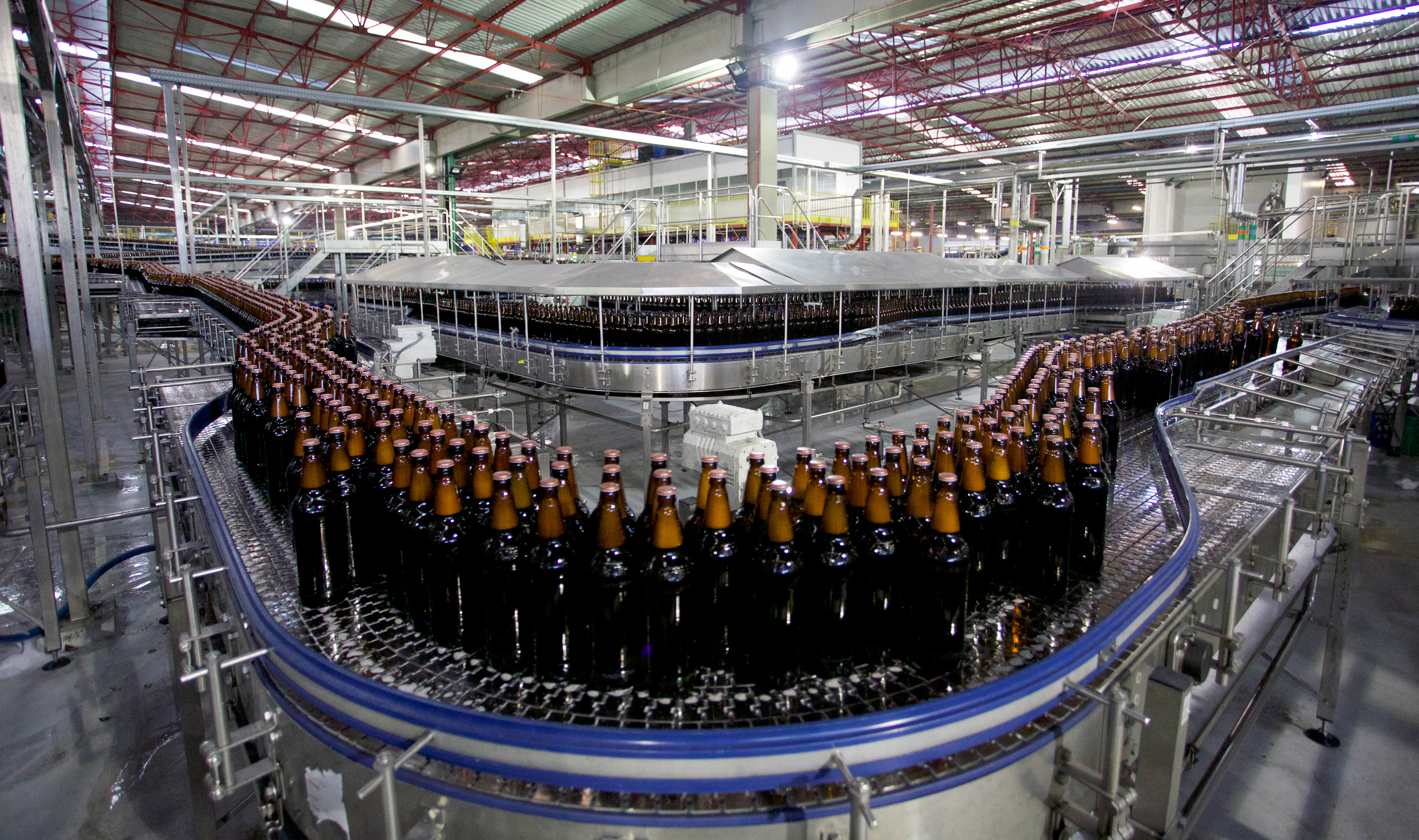 Data: 05/03/2014
Local: Guarulhos, SP
Cliente: Ambev
Ref1: Industrial
Ref2: Fábricas
Job: Guarulhos
Assunto: Linha de produção de cerveja na filial de Guarulhos, SP.
Fotógrafo: Paulo Liebert