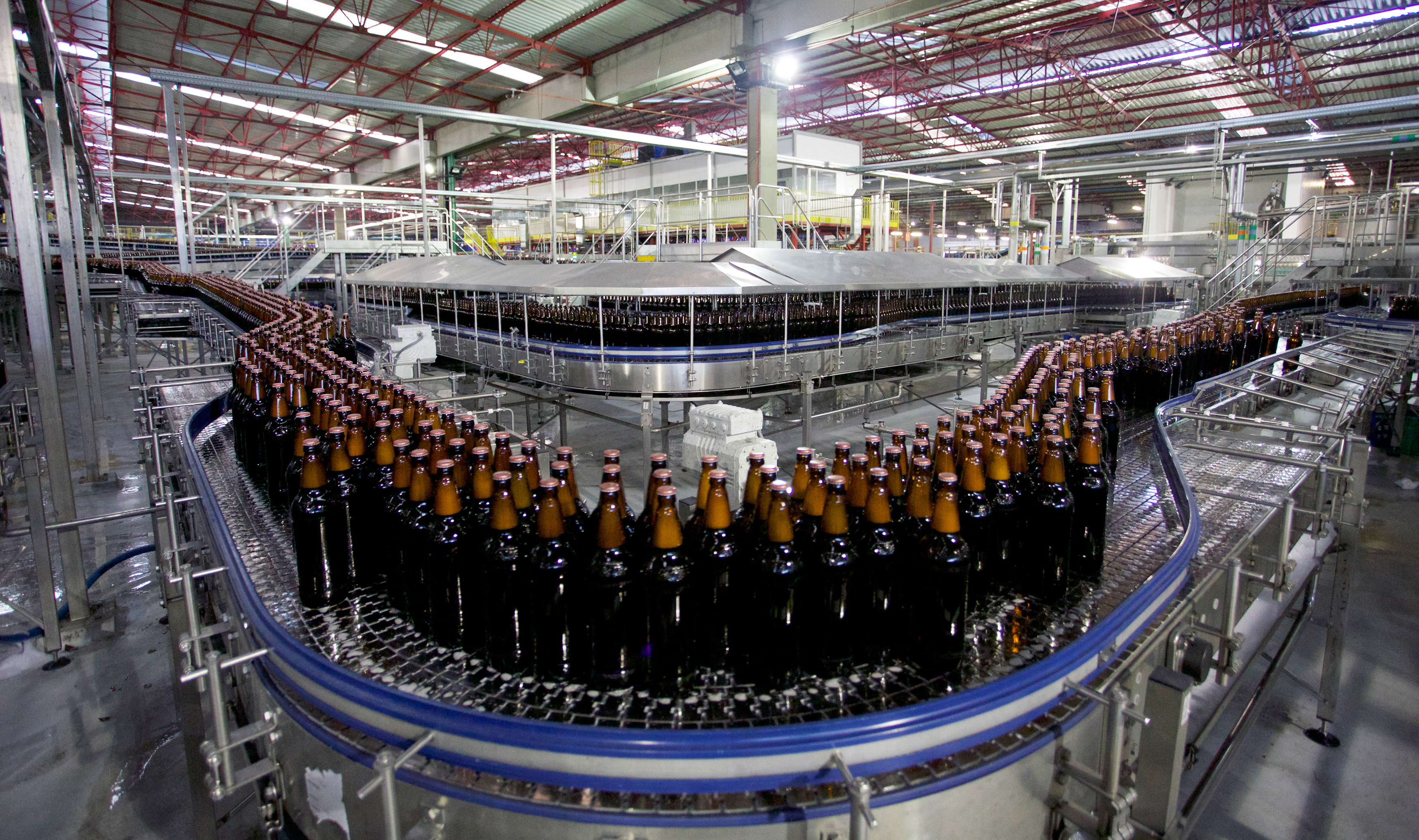 Data: 05/03/2014
Local: Guarulhos, SP
Cliente: Ambev
Ref1: Industrial
Ref2: Fábricas
Job: Guarulhos
Assunto: Linha de produção de cerveja na filial de Guarulhos, SP.
Fotógrafo: Paulo Liebert